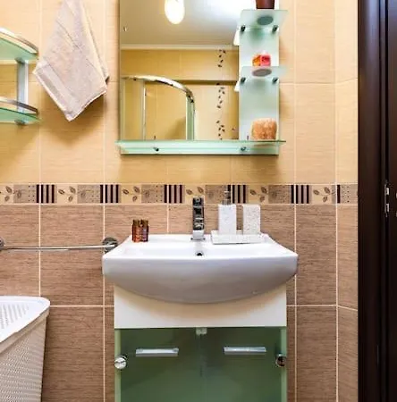 Spacious By Stefanie / Close To Mu