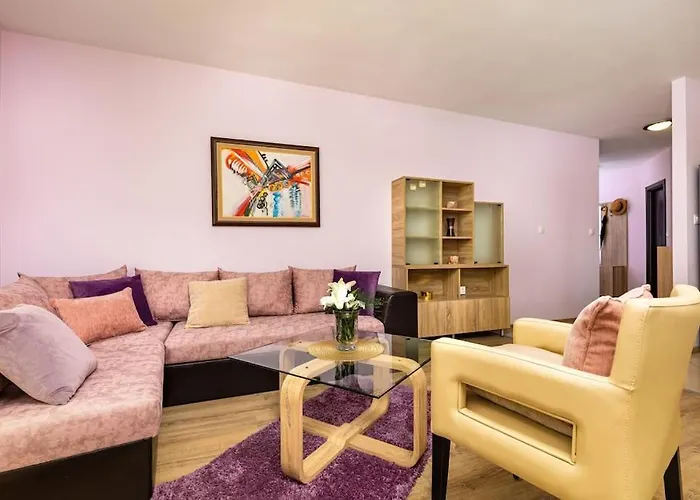 Spacious By Stefanie / Close To Mu *