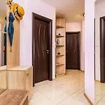 Spacious By Stefanie / Close To Mu דירה