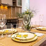 דירה Spacious By Stefanie / Close To Mu *