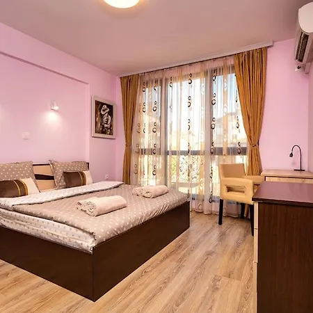 Апартамент Spacious By Stefanie / Close To Mu Пловдив